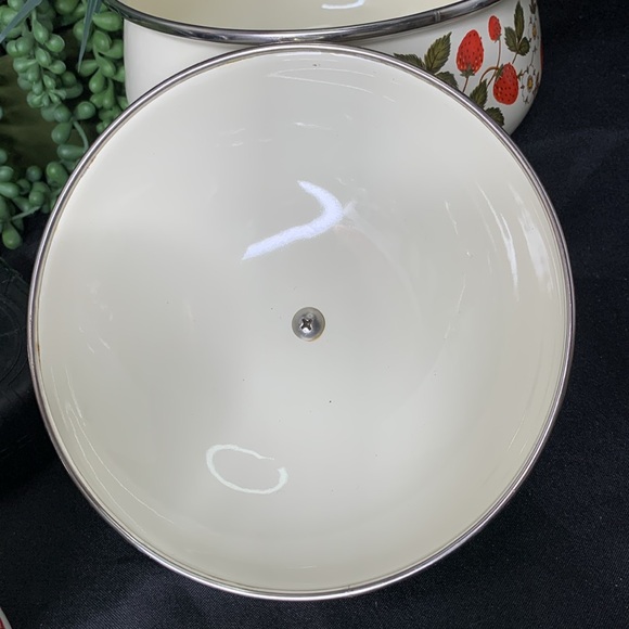 Vintage Sheffield strawberries & cream 1 1/2 quart sauce pan with lid - Picture 5 of 10
